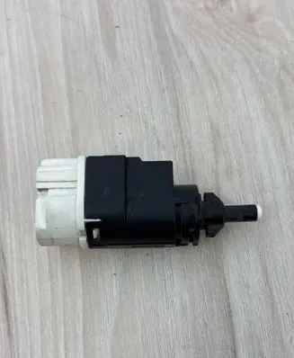 Dacia Duster Brake pedal sensor switch 253206170R