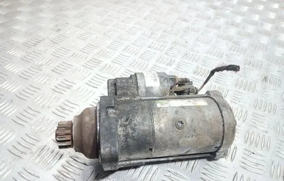 Volkswagen PASSAT B7 Starter motor 02E911287C