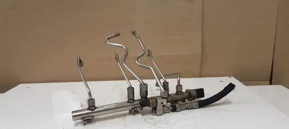 BMW 3 E90 E91 Fuel main line pipe 756247403 753731905