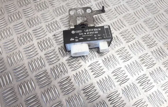 Volkswagen Polo IV 9N3 Coolant fan relay 1J0919506M