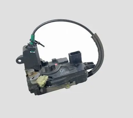Opel Zafira B Front door lock 13210748