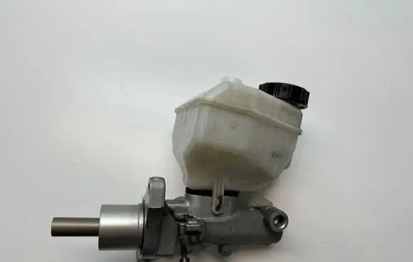 Volkswagen Amarok Master brake cylinder