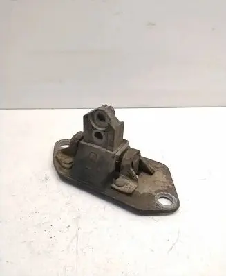 Volvo V70 Engine mount bracket 8624757