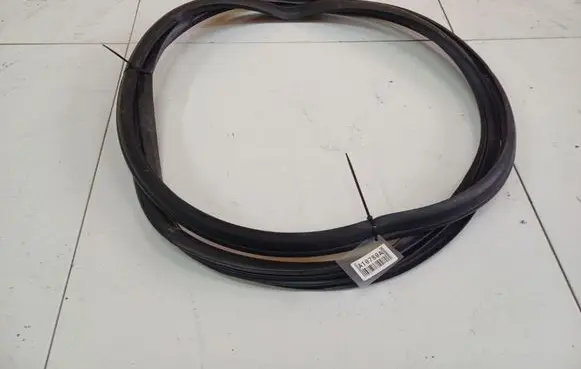 Honda Jazz Rubber seal front coupe door 