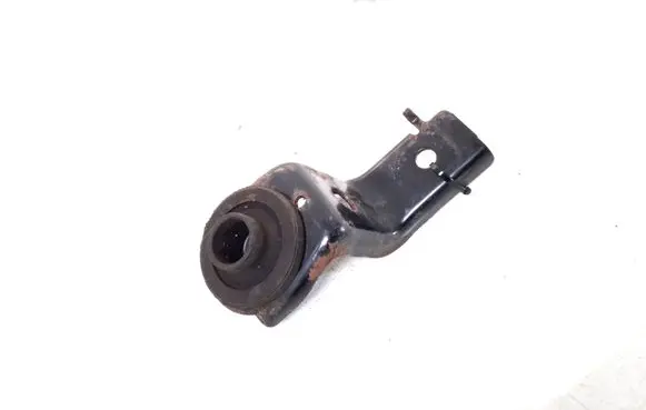 Toyota RAV 4 (XA30) Radiator mount bracket 16533-28030
