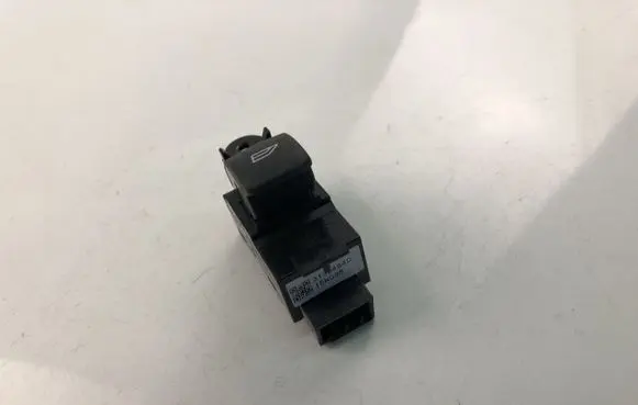Volvo V40 Electric window control switch 31394840