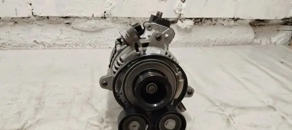 Volvo XC90 Generator/alternator 32139923 31652870