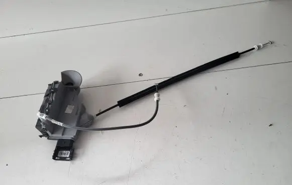 Opel Crossland X Front door lock 3248100736