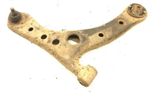 Toyota Avensis Verso Front lower control arm/wishbone