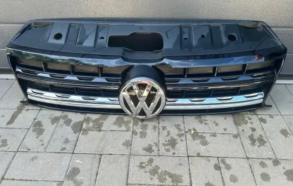 Volkswagen Amarok Front grill