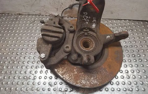 Peugeot 2008 I Front wheel hub spindle knuckle S14747144 P61