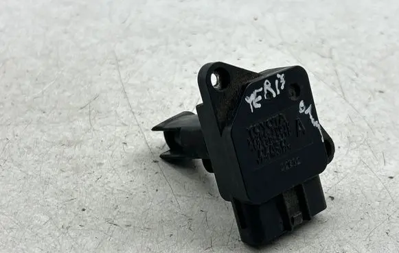 Toyota Yaris Mass air flow meter 2220430010