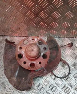 Mercedes-Benz C W203 Front wheel hub