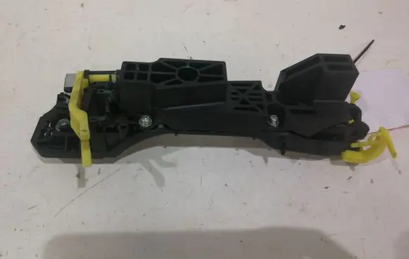 Rear door exterior handle/bracket