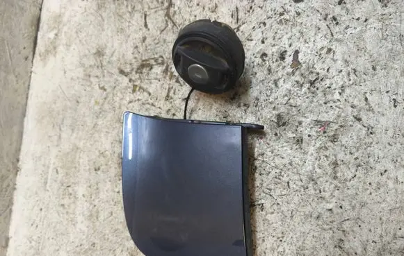 Peugeot 107 Fuel tank cap 