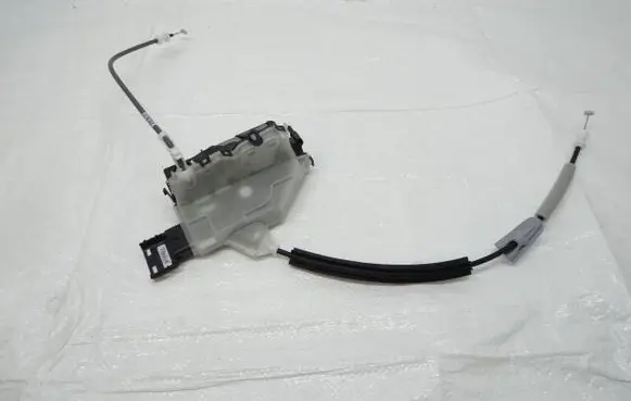 Peugeot 5008 II Front door lock 9810423480