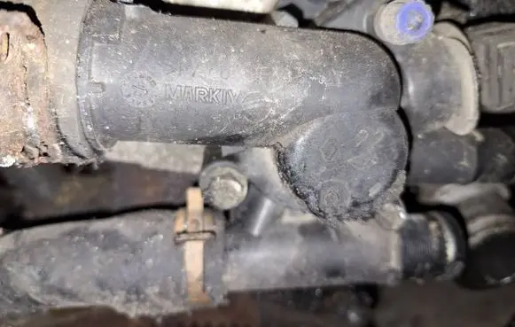 Renault Trafic II (X83) Engine coolant pipe/hose