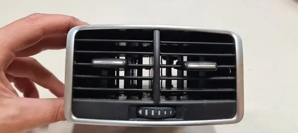 Audi A6 S6 C6 4F Rear air vent grill 4F0819203 4F0819203C