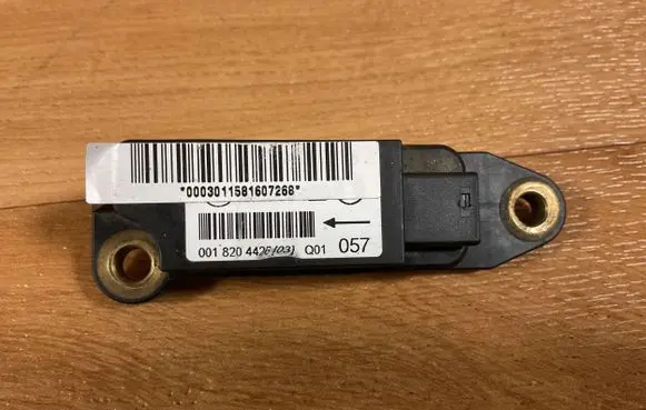 Mercedes-Benz C W203 Airbag deployment crash/impact sensor 0018204426 000011158107266