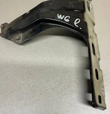 Volkswagen Caddy Fender mounting bracket 1T0821136