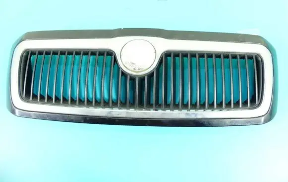 Skoda Octavia Mk1 (1U) Front bumper upper radiator grill 1U0853651C IMPRK1321761