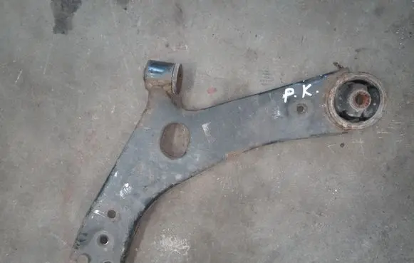 KIA Sportage Front lower control arm/wishbone