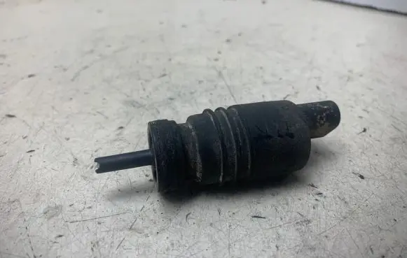 Mercedes-Benz C W202 Windscreen/windshield washer pump 008015