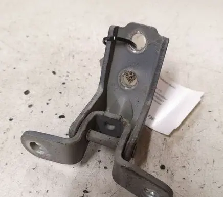 Hyundai Santa Fe Front door lower hinge