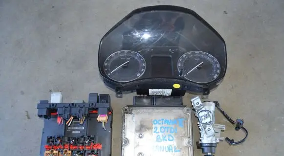 Skoda Octavia Mk2 (1Z) Engine ECU kit and lock set 