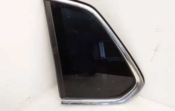 Volkswagen Tiguan Rear side window 5NA845041P