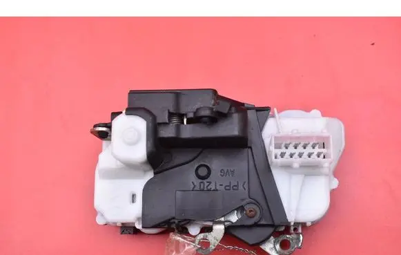 Peugeot 607 Front door lock