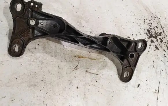 BMW 1 E81 E87 Engine mounting bracket 24168119