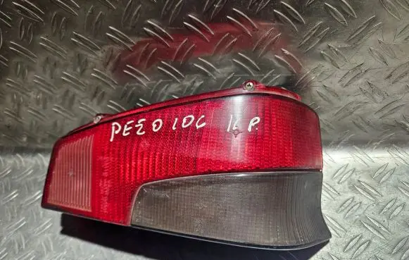 Peugeot 106 Rear/tail lights IRS2AR 020101