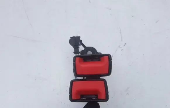 Audi A3 S3 8V Middle seatbelt buckle (rear) 
