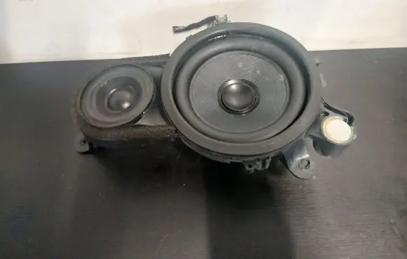 Volvo XC90 Front door speaker 30657757 03W35