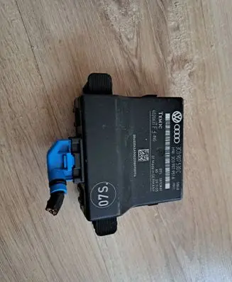 Volkswagen PASSAT B6 Gateway control module 3C0907951A 402063 3C0907530C