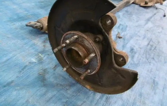 Opel Zafira C Rear wheel hub spindle/knuckle brakinformacji