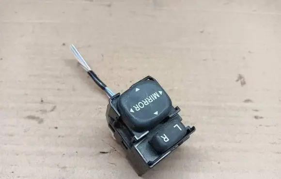 Toyota Yaris Wing mirror switch 183574