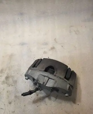 Volvo XC90 Front brake caliper 30636354