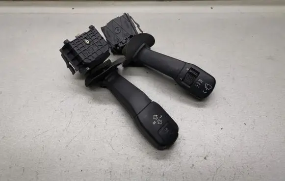 BMW 5 E39 Wiper turn signal indicator stalk/switch 8352013 8352172