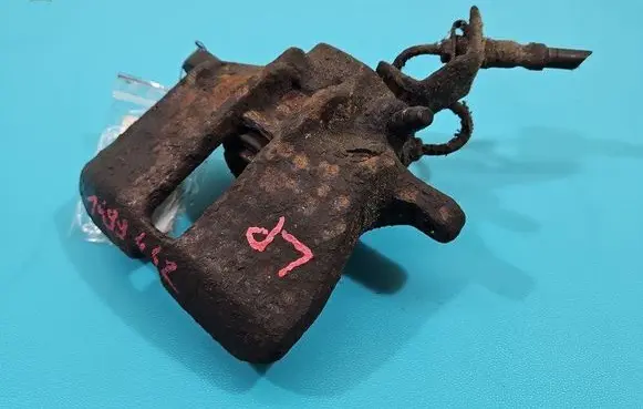Front brake caliper