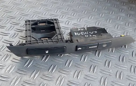 Toyota Avensis T250 Cup holder MT3517