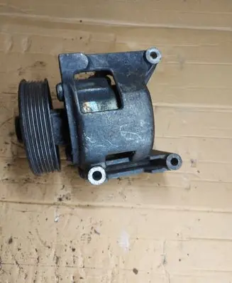 Renault Espace III Power steering pump 26053847