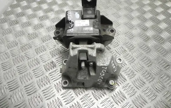 Hyundai Tucson TL Engine mount bracket 21830D3300