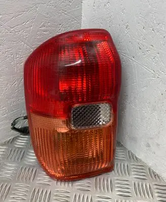 Toyota RAV 4 (XA20) Rear/tail lights 42-26