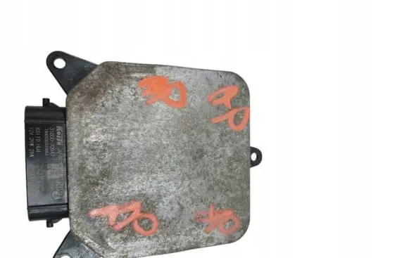 Toyota Prius c Xenon control unit/module 8990747040