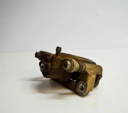 Nissan Juke I F15 Rear brake caliper