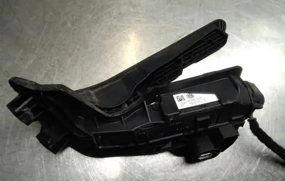 Volkswagen Golf V Accelerator pedal position sensor 6PV00874500 1K2721503J