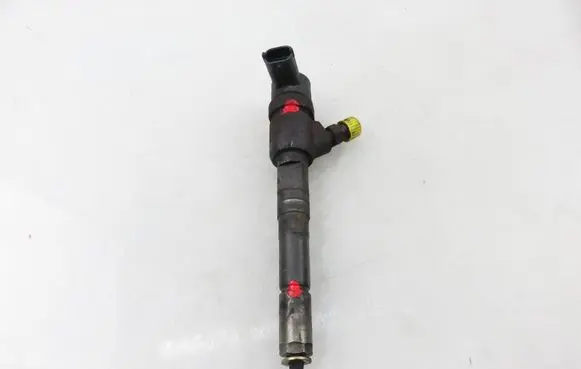 Opel Corsa D Fuel injector 0445110183