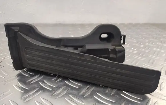 Volkswagen PASSAT B8 Accelerator throttle pedal 1K1723503AR